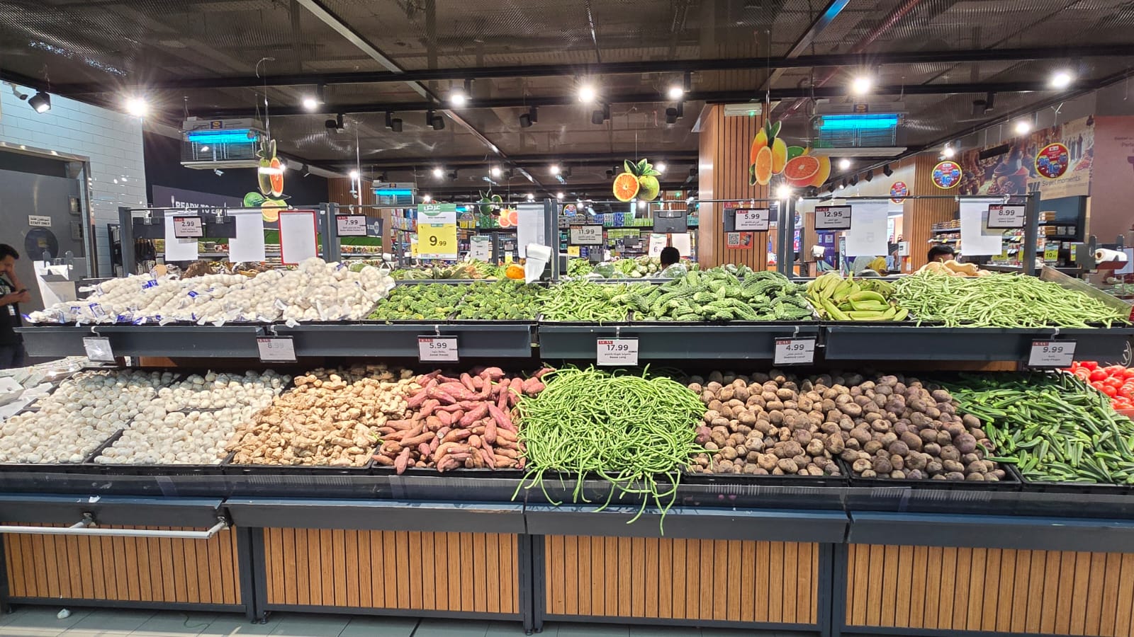 Al Wafa Hypermarket SMART SHELF installation